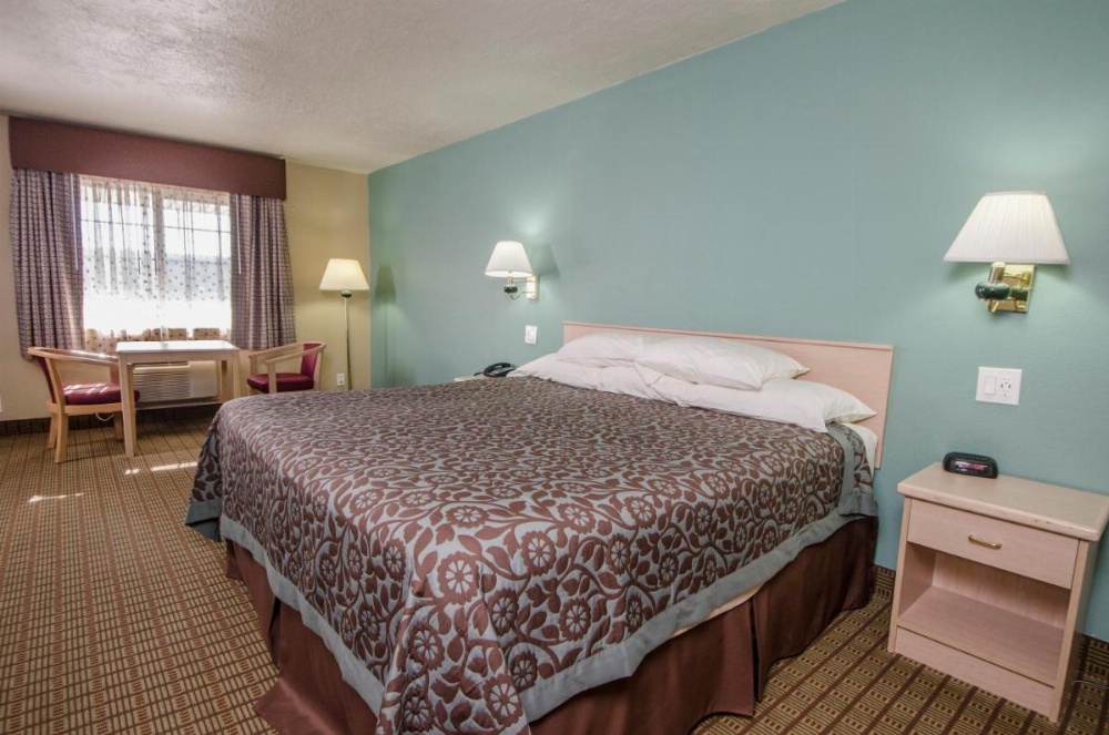 Days Inn by Wyndham Portland Central Image 16