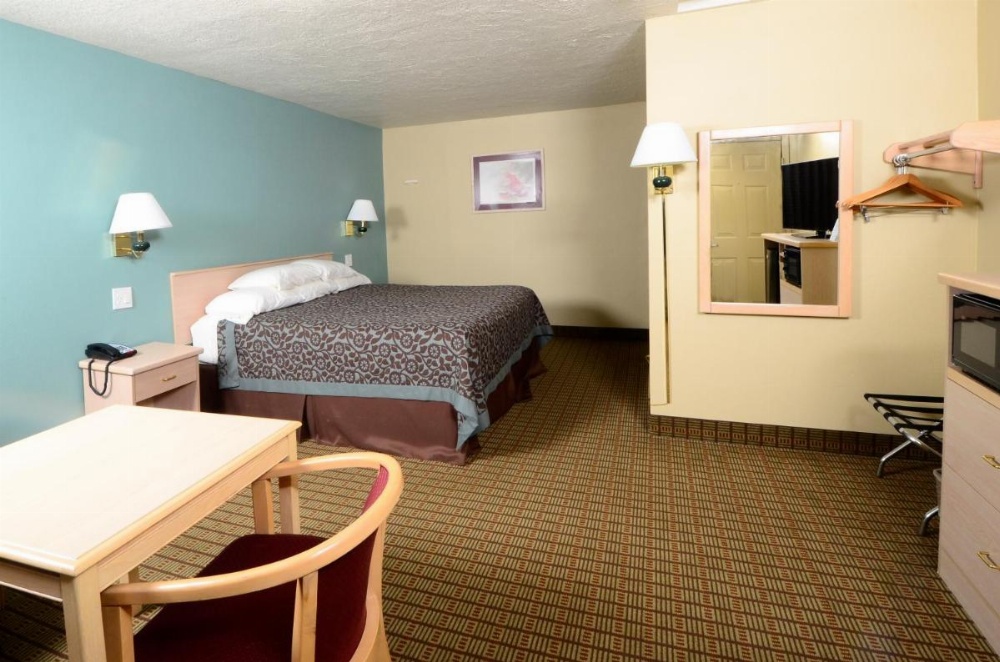 Days Inn by Wyndham Portland Central Image 17