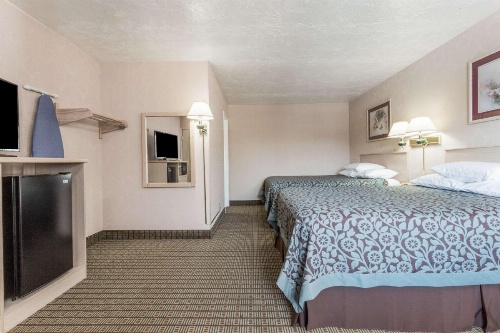 Days Inn by Wyndham Portland Central image 18