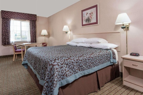 Days Inn by Wyndham Portland Central image 21