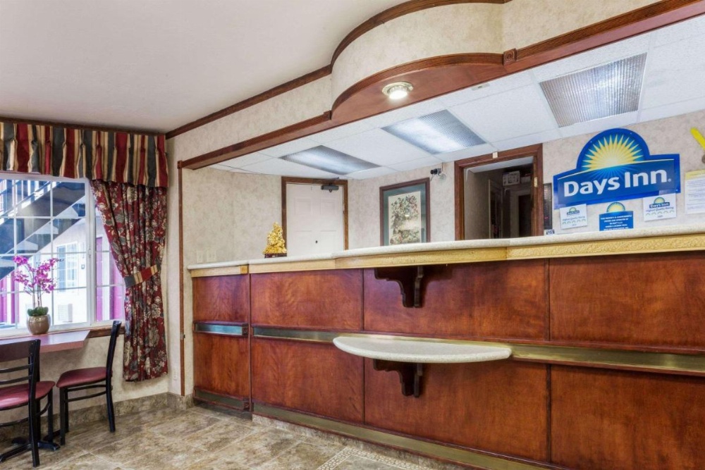 Days Inn by Wyndham Portland Central Image 24