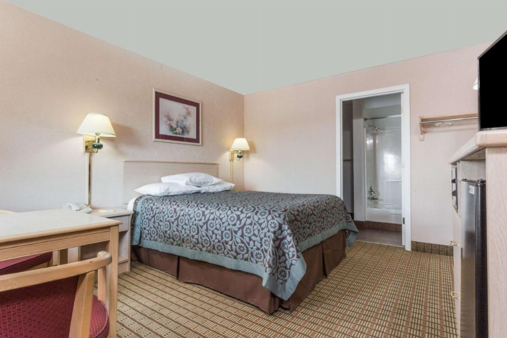 Days Inn by Wyndham Portland Central Image 29