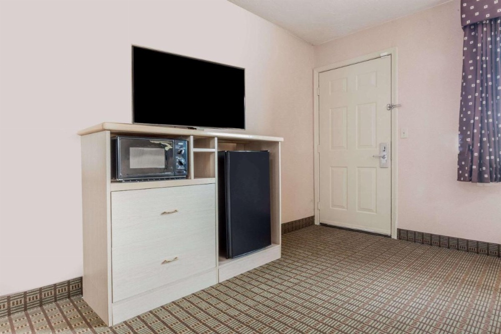 Days Inn by Wyndham Portland Central Image 30