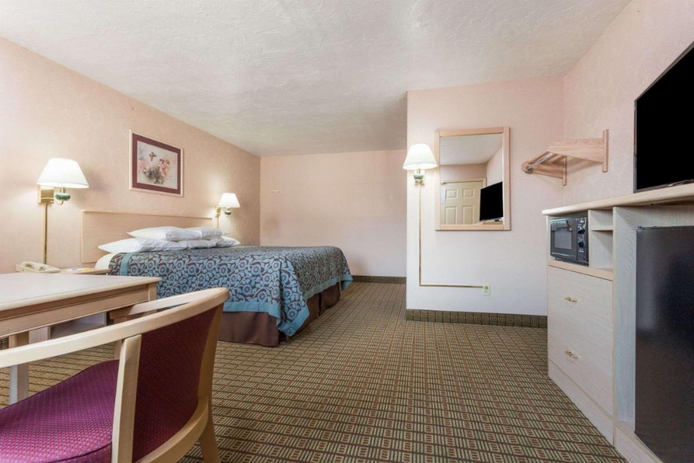 Days Inn by Wyndham Portland Central Image 32