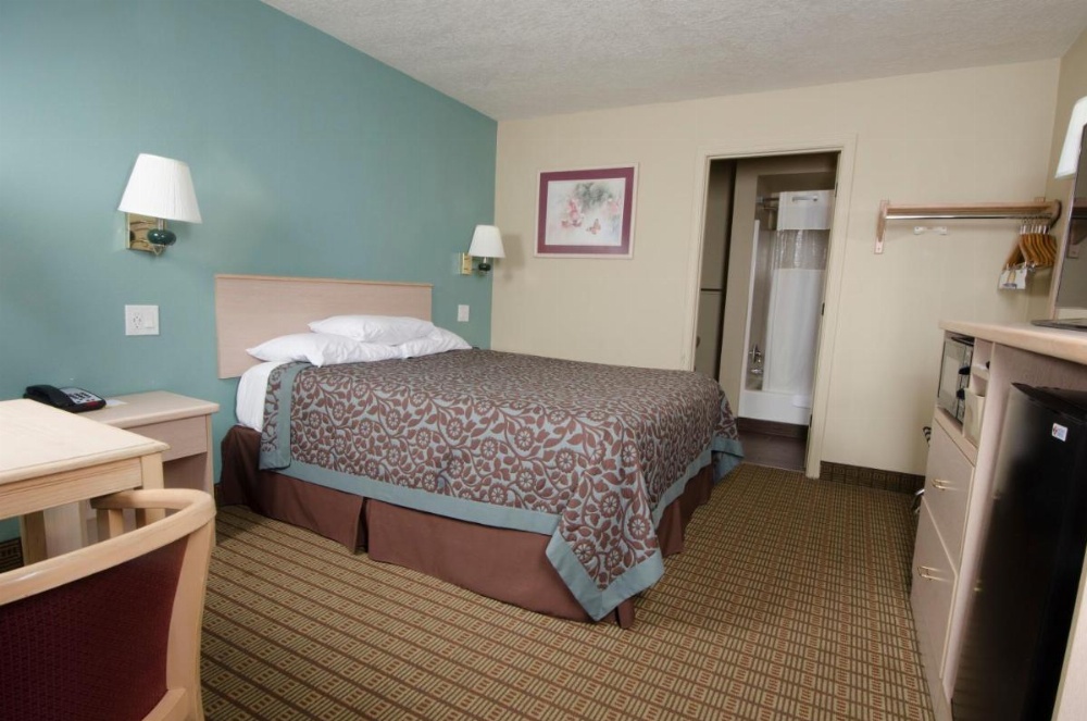 Days Inn by Wyndham Portland Central
